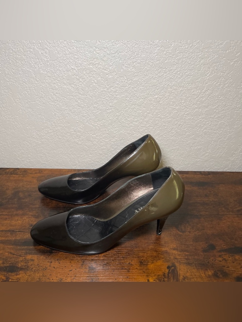 BURBBERY Womens Patent Leather Pumps - Picture 1 of 8